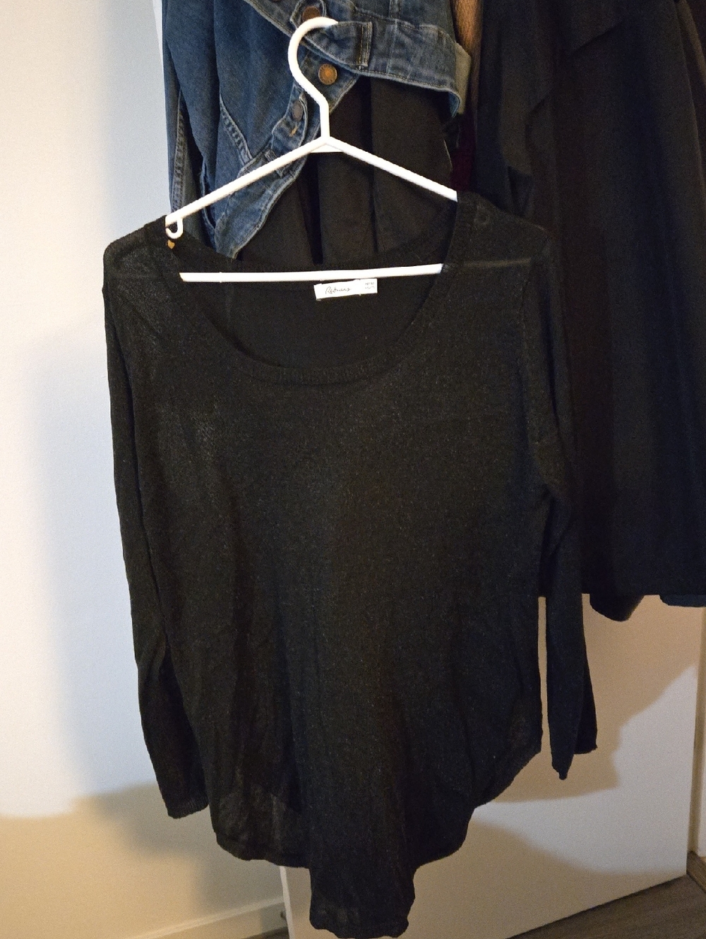 Reitmans Black Long Sleeve Scoop Neck Top